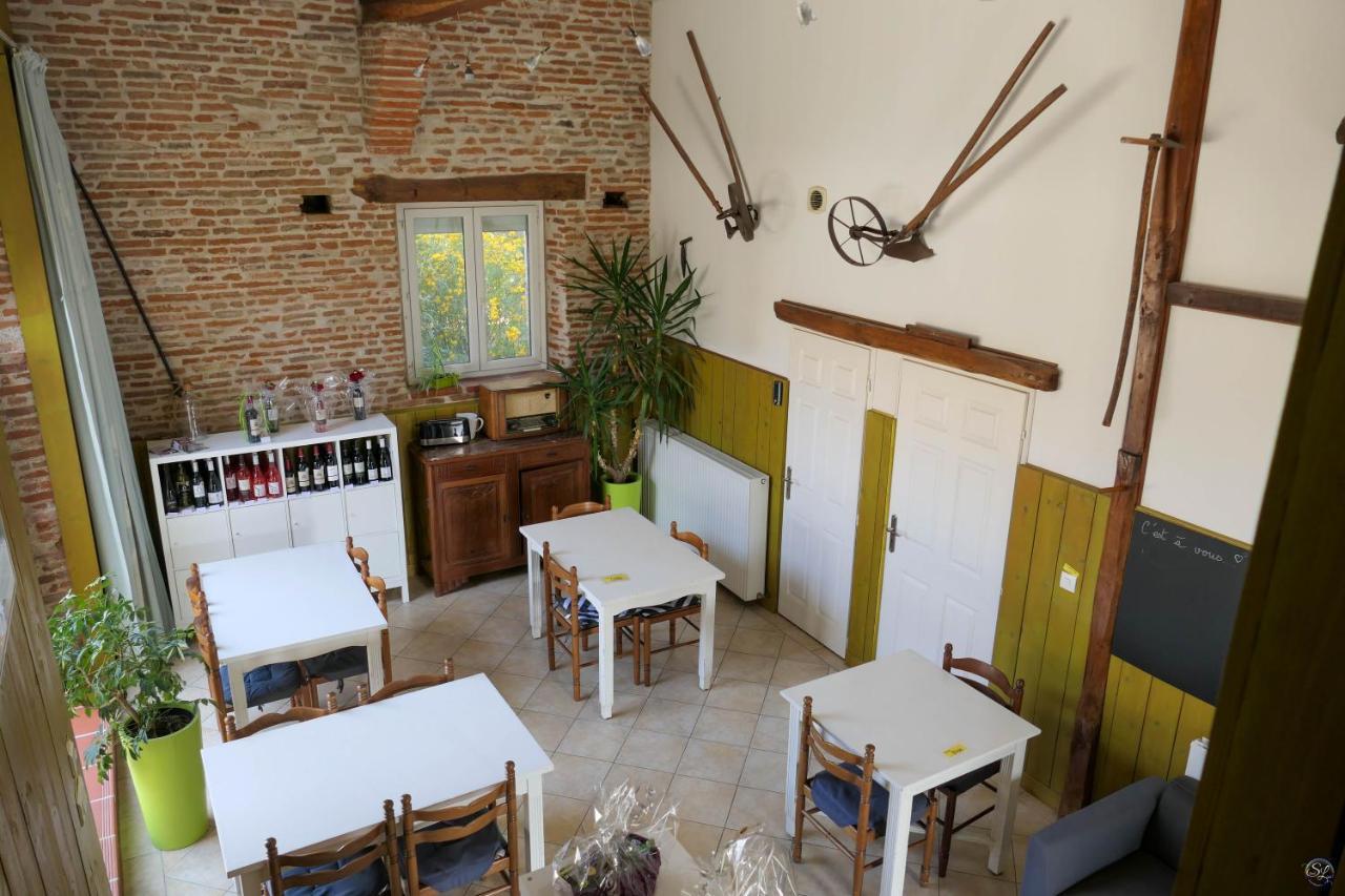 Domaine De L'Ile - Gites Et Chambres D'Hotes Castelsarrasin Exterior foto